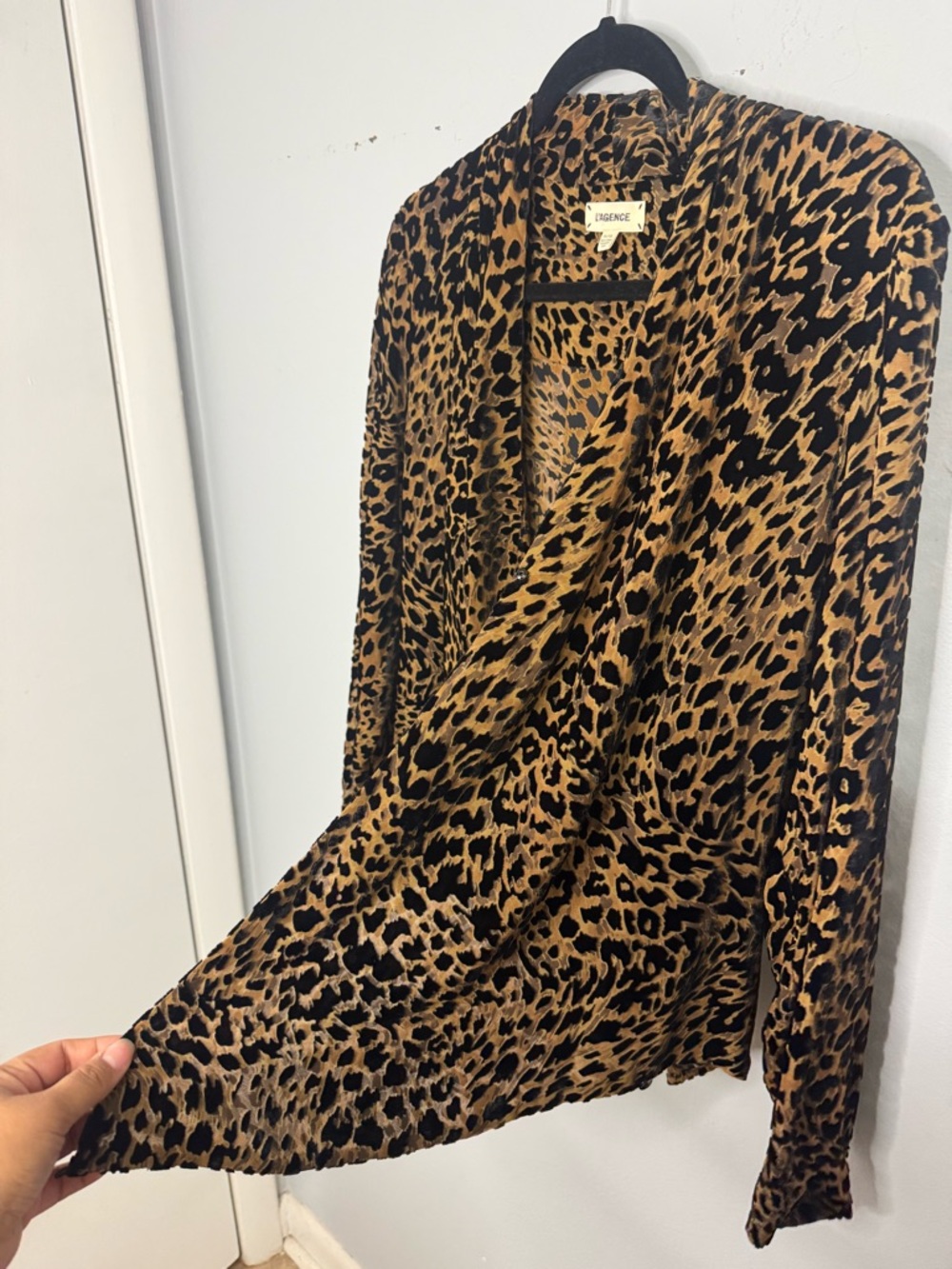 L'AGENCE Leopard-Print Open Cardigan Blouse - Picture 2 of 6